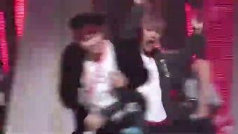 跳舞意外事件吃瓜视频播放,网友热议意外事件背后的真相