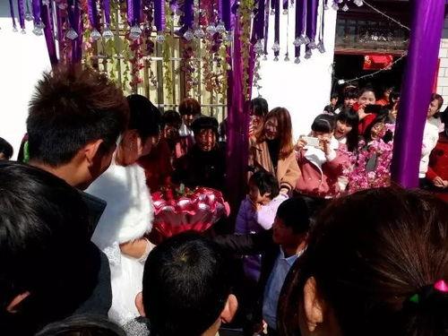 怀化吃瓜婚礼事件视频曝光,一场视频引发的婚闹风波