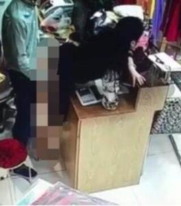 辉县服装店吃瓜事件视频,一场引发热议的街头冲突