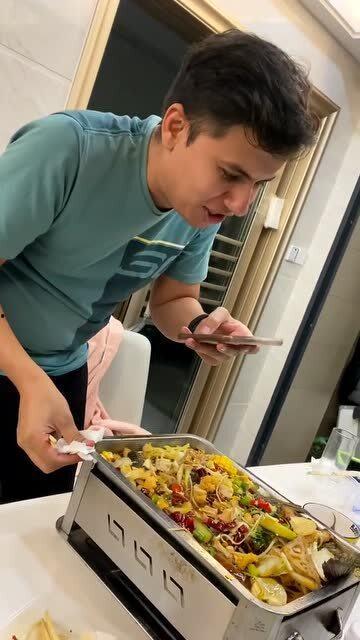 吃鱼吃瓜吃饭视频,饭桌上的视觉盛宴