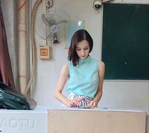 韩老师吃瓜没架子视频下载,视频下载见证真实魅力