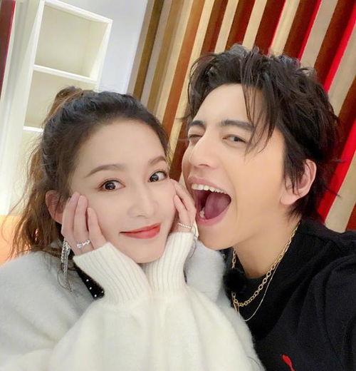李沁和王大陆吃瓜视频合集,甜蜜瞬间大盘点