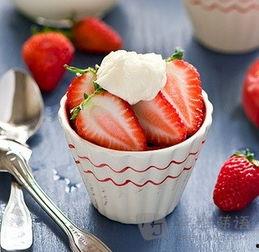 小孩吃哈密瓜雪糕视频,小朋友欢乐品尝哈密瓜雪糕