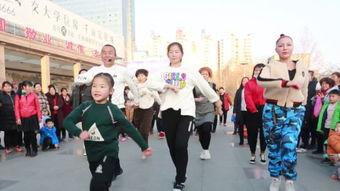 吃瓜现场广场舞视频,吃瓜现场见证全民健身风采