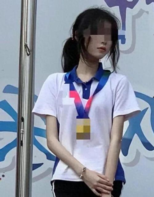 吃瓜闺蜜老人视频,揭秘吃瓜闺蜜与老人视频背后的温馨故事