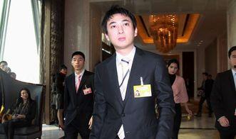 吃瓜群众迷惑人视频,揭秘“迷惑人”吃瓜群众视频背后的真相