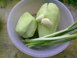 佛手瓜吃用削皮吗视频,佛手瓜食用前的削皮技巧揭秘